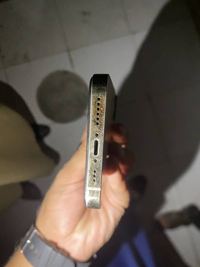 Apple iPhone X 4