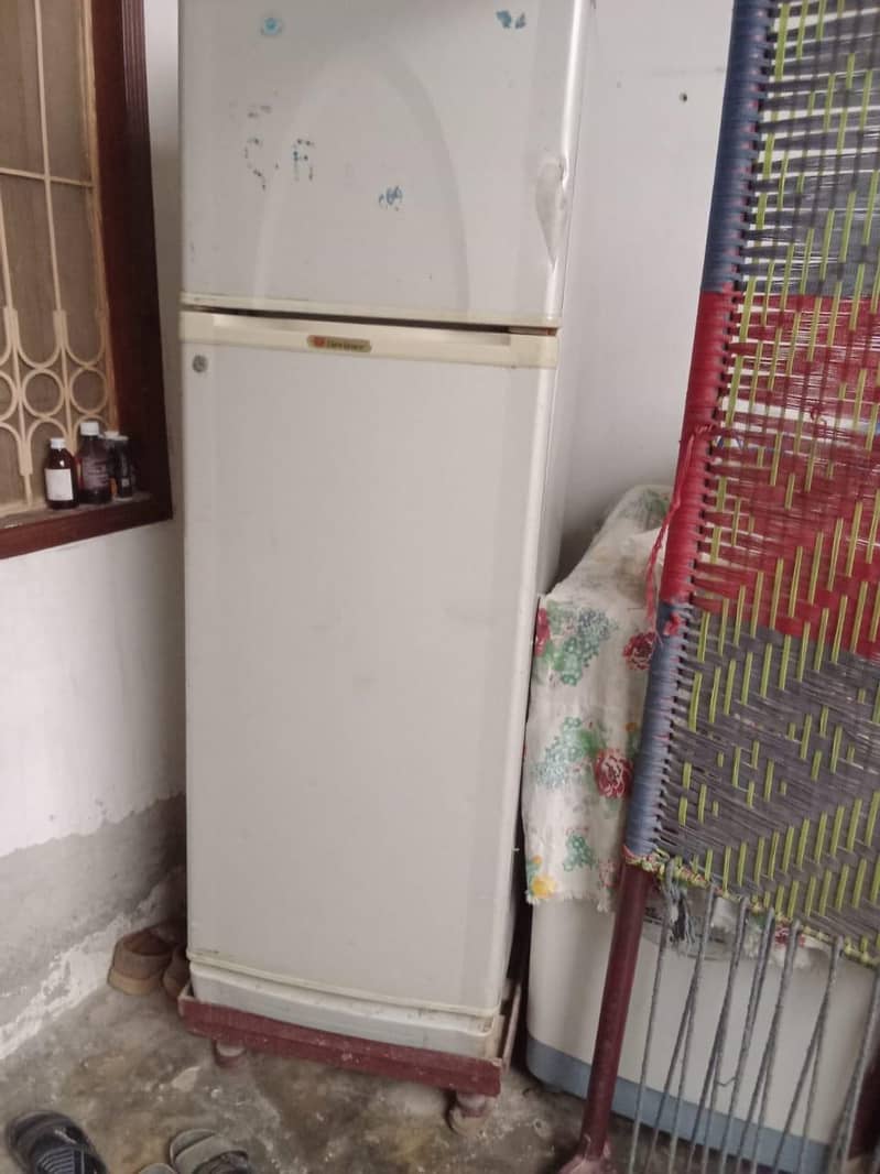 FRIDGE 0
