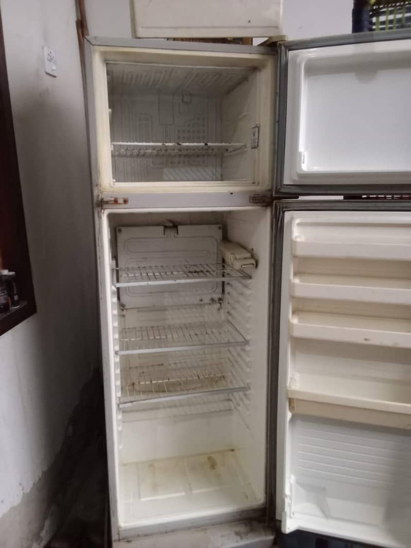 FRIDGE 1