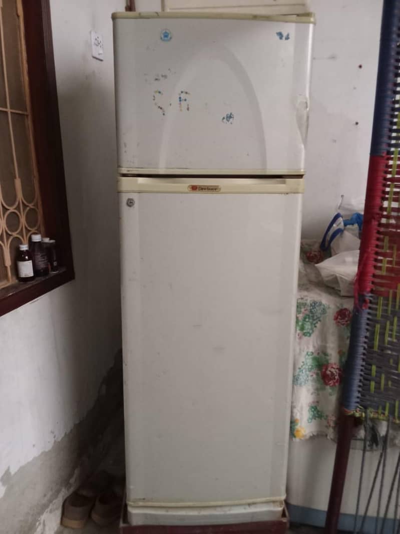 FRIDGE 4