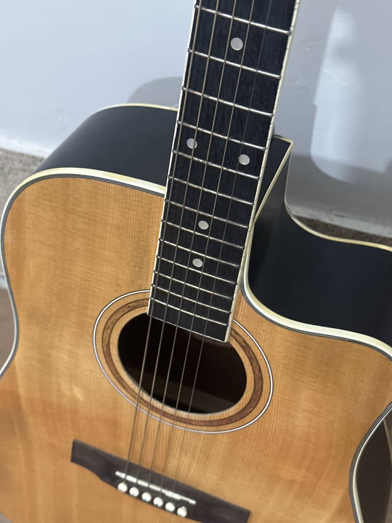 Guitar for sale conatct quick 2