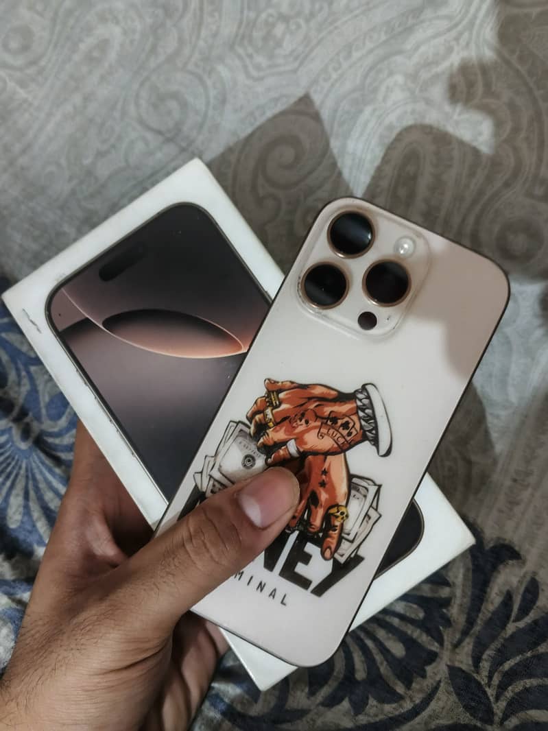 iPhone 16 Pro 0