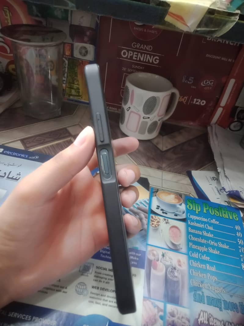 OPPO A6 0