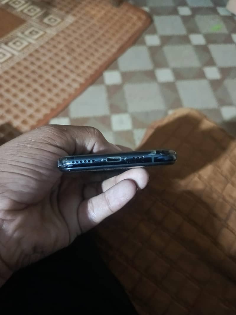 Apple iPhone 11 Pro 5