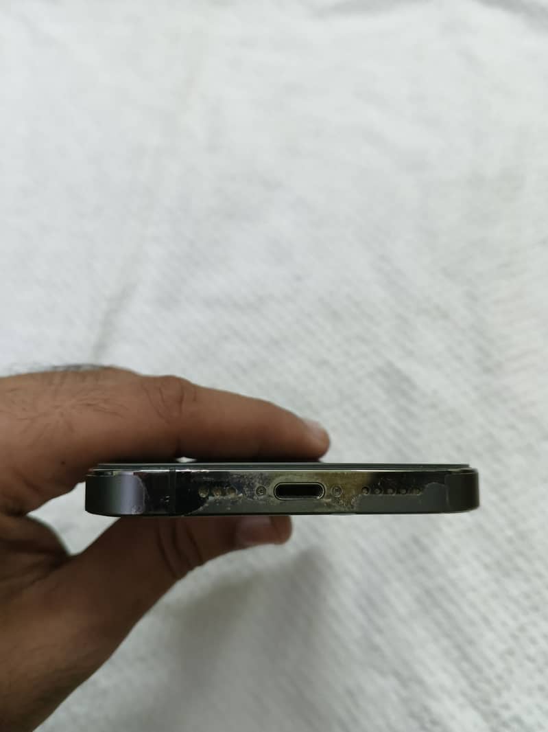 Apple iPhone 13 Pro 1