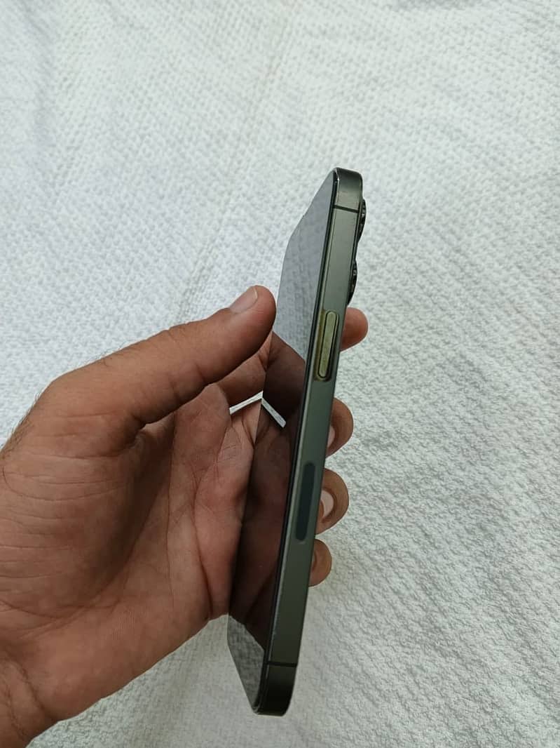 Apple iPhone 13 Pro 3
