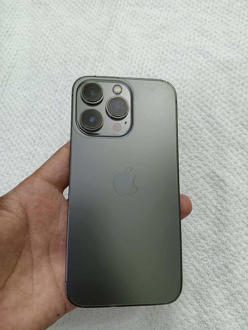 Apple iPhone 13 Pro 4
