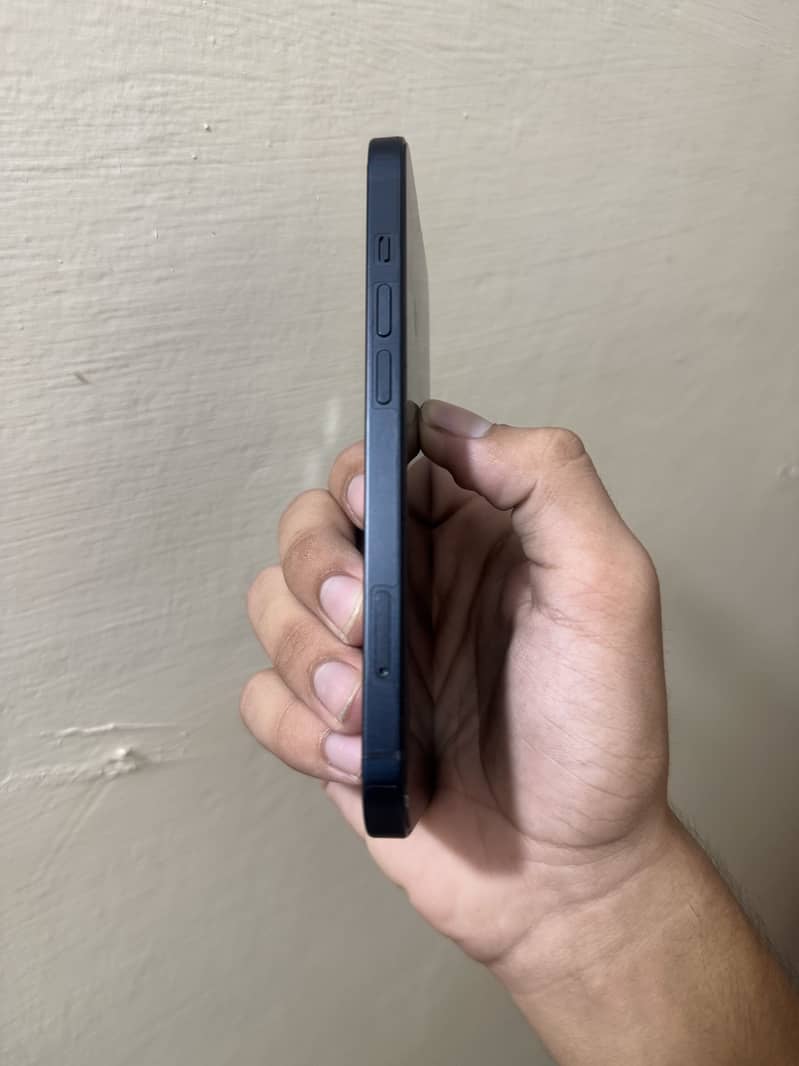 Apple iPhone 13 1