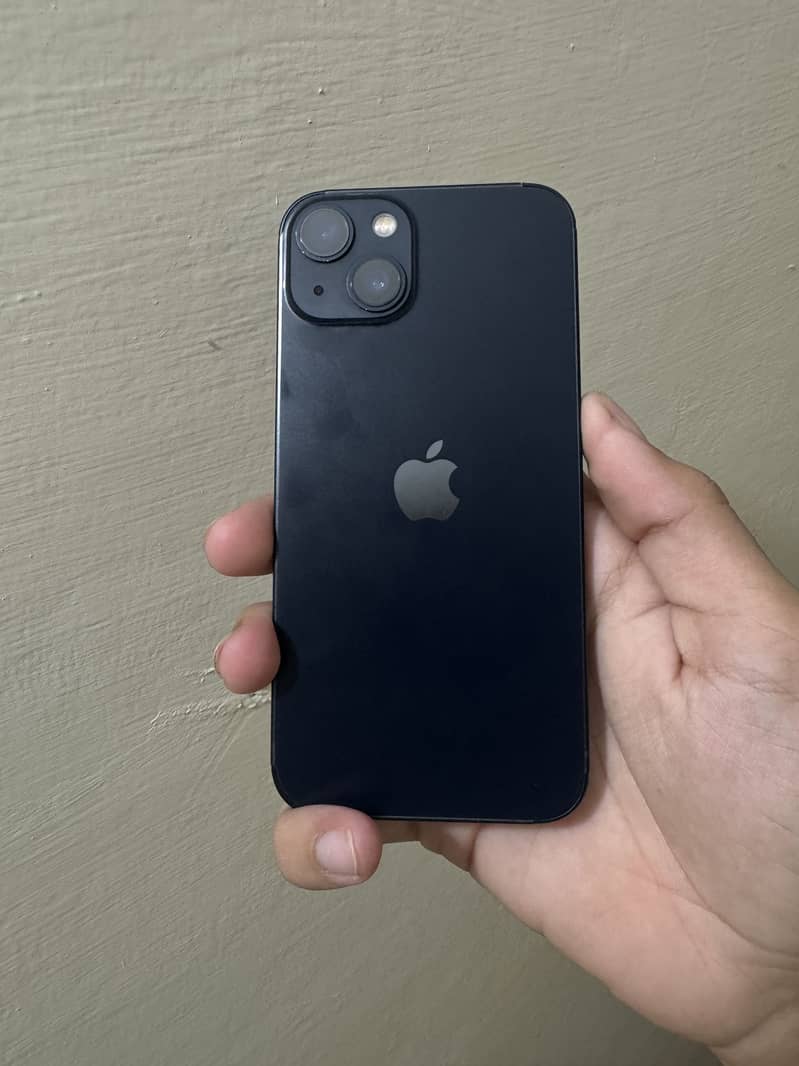 Apple iPhone 13 2