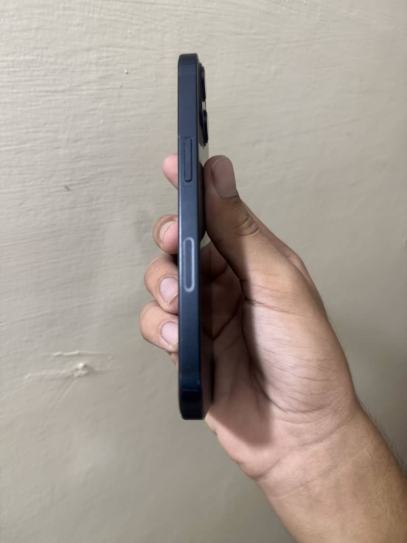 Apple iPhone 13 3