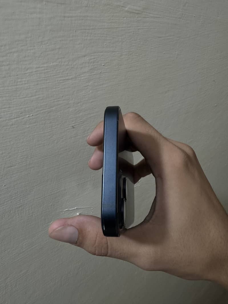 Apple iPhone 13 4