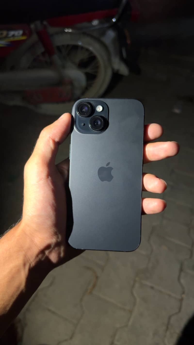 Apple iPhone 15 5