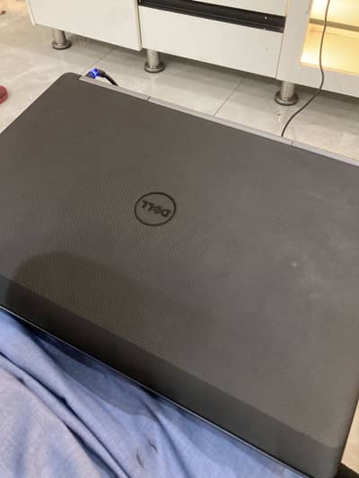 Dell precision 7720 Invidia Quadroo P4000 8GB V Ram Read add please