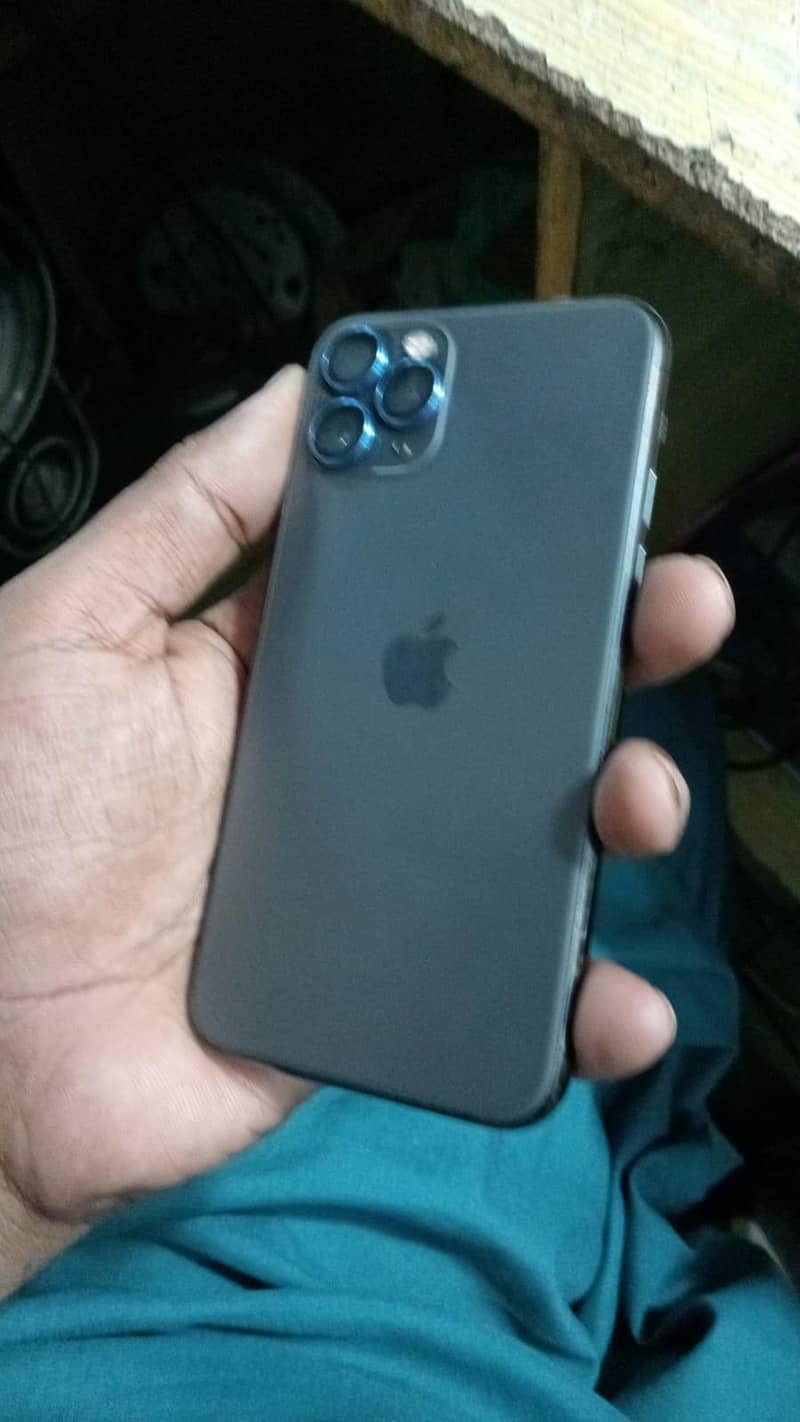 Apple iPhone 11 Pro 3