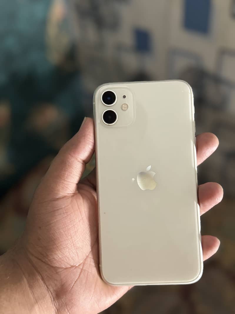 Apple iPhone 11 4