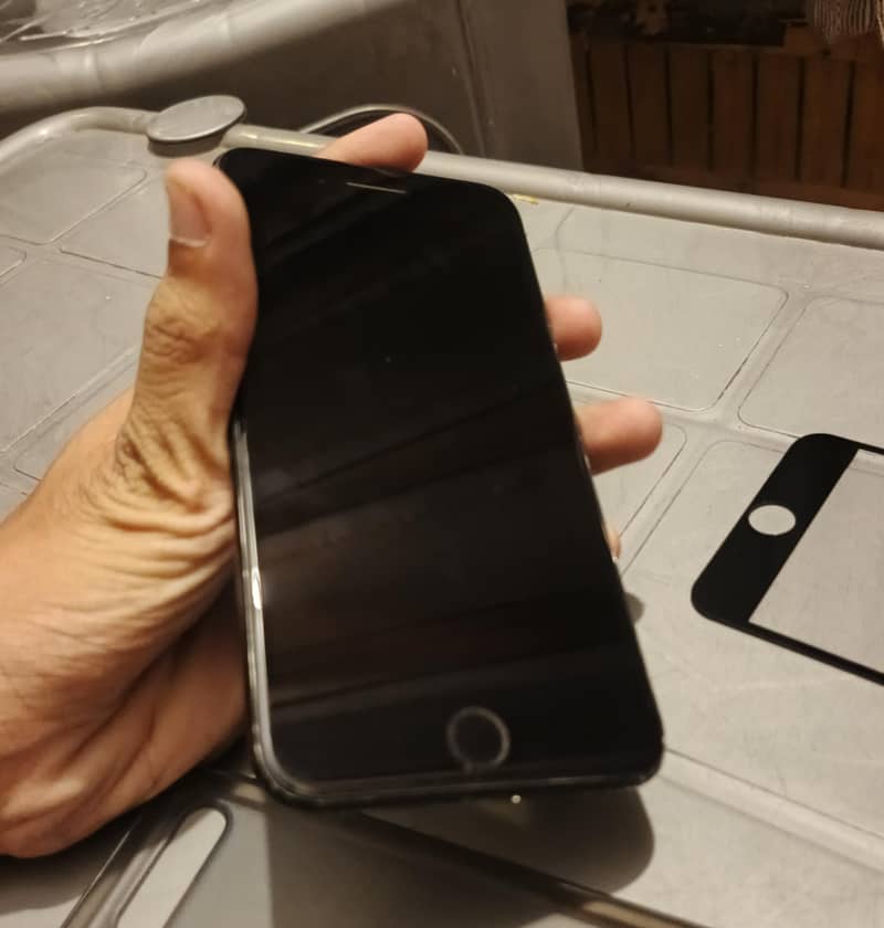 Apple iPhone 7 Plus 1