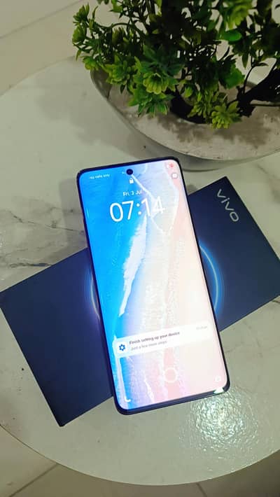 Vivo V40e with box chagr