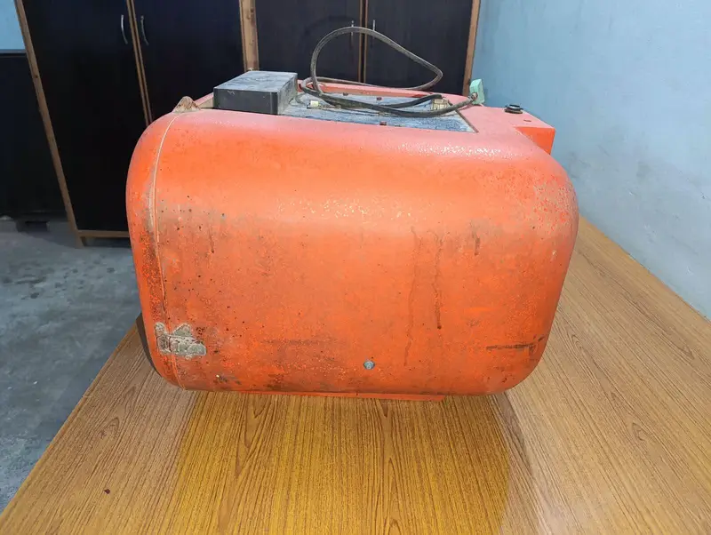 Vintage Incubator — photo 2