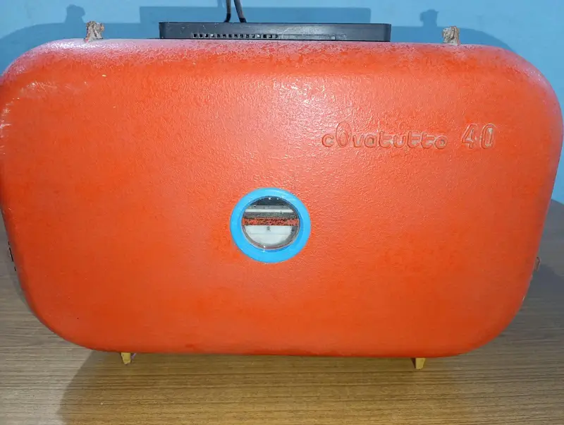 Vintage Incubator — photo 3