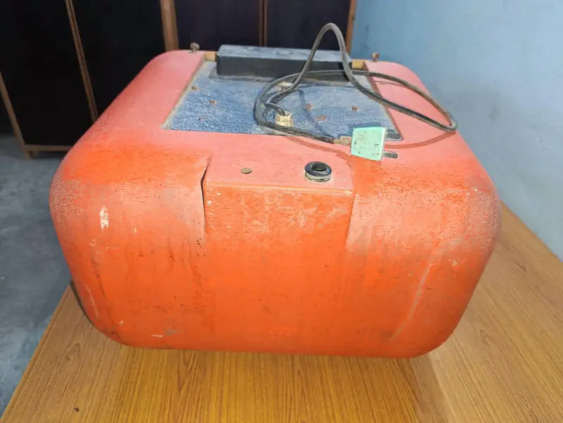 Vintage Incubator — photo 4