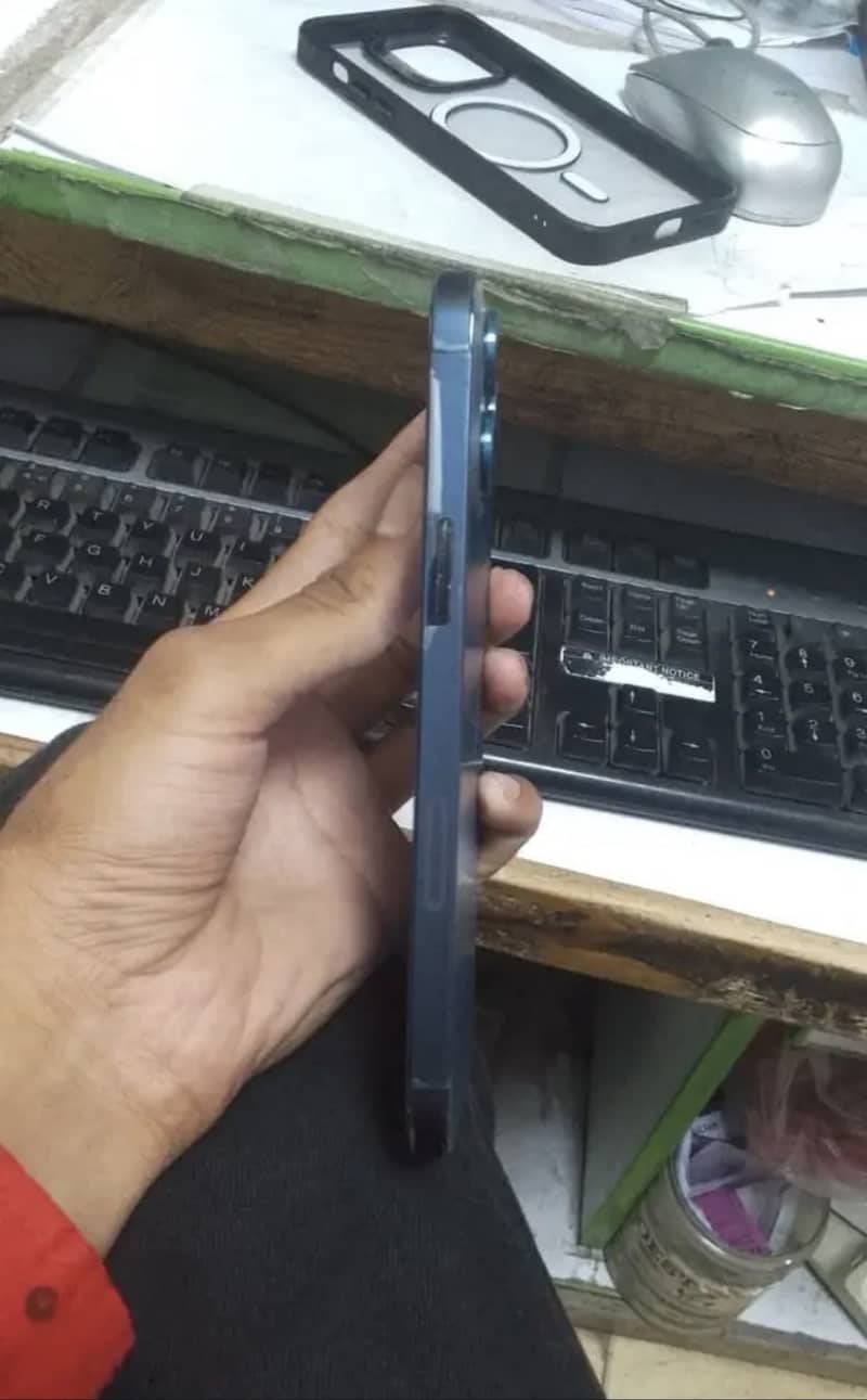 iPhone 12 pro max 2