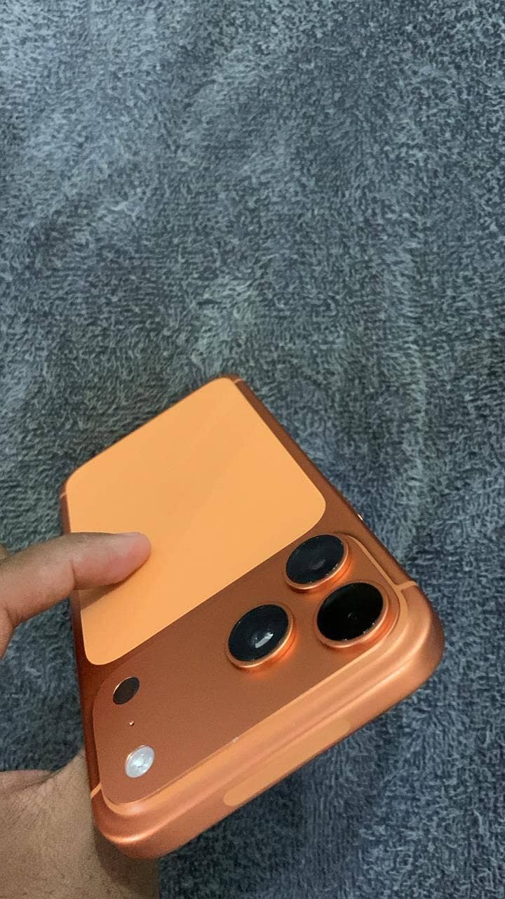 Apple iPhone 17 Pro Max 5