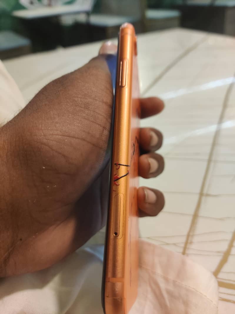 Apple iPhone XR 1