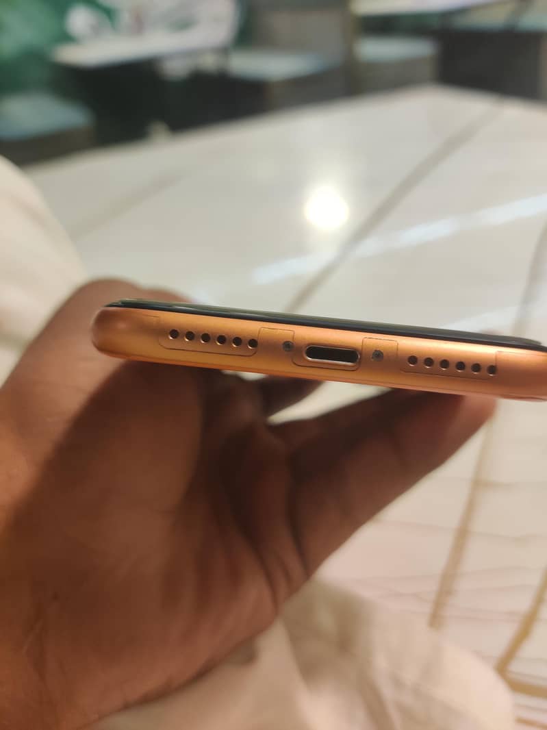 Apple iPhone XR 2