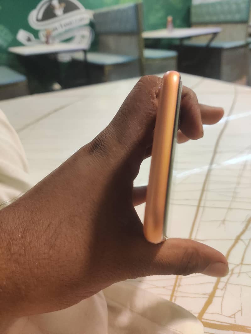 Apple iPhone XR 3