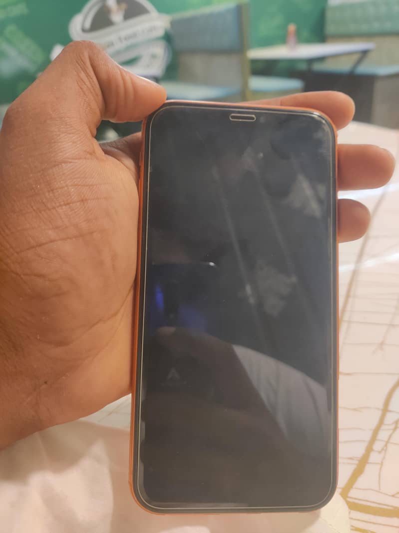 Apple iPhone XR 4