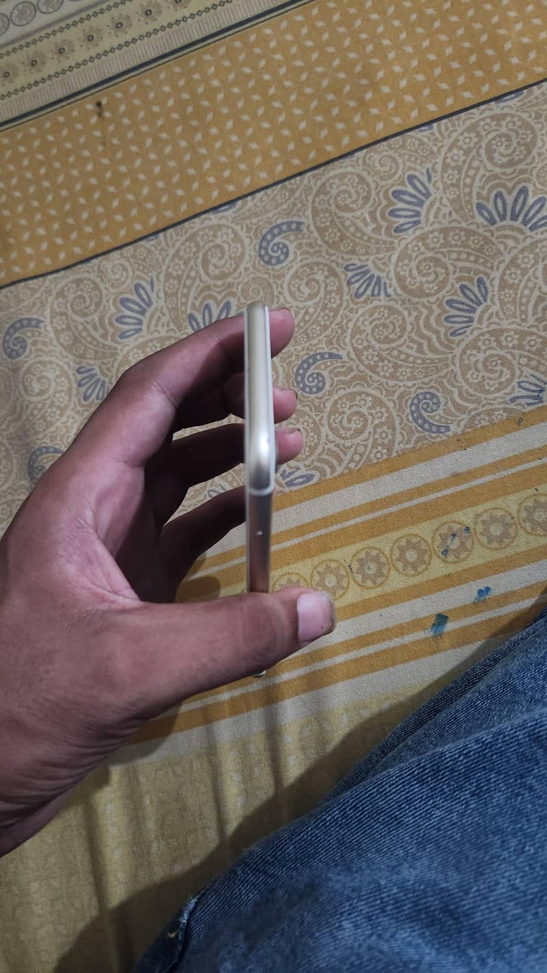 Apple iPhone 6S 3