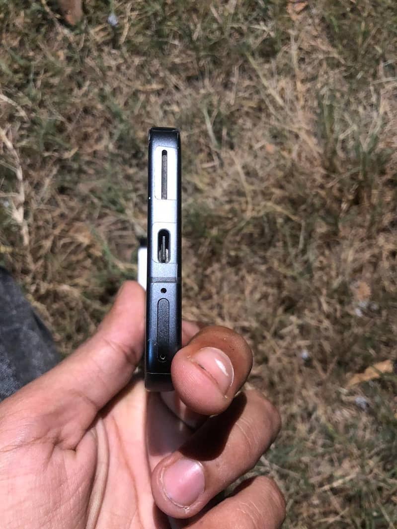 Google Pixel 9 4