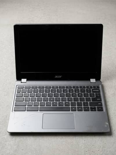 Acer Chromebook C740 — 4GB RAM / 120GB Storage