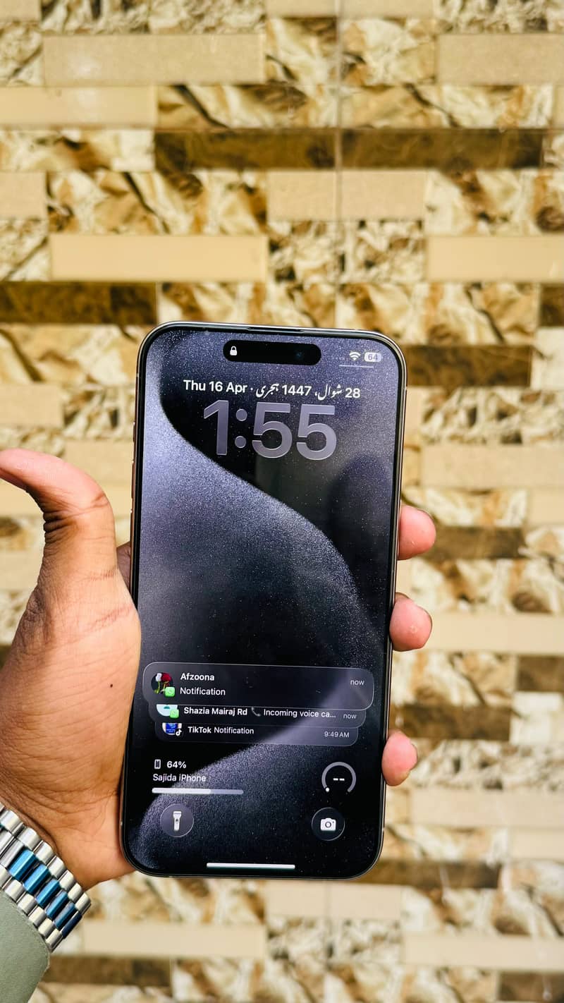 Apple iPhone 15 Pro Max 2