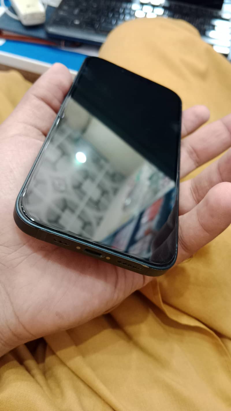 Apple iPhone 13 3