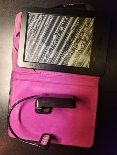 Kindle 7th generation with accessories