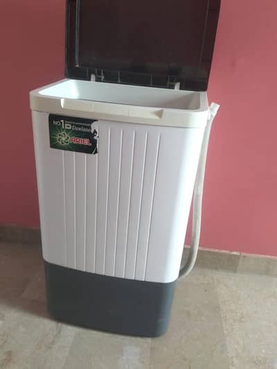 medium size washing machine bilkul ok aor new condition me