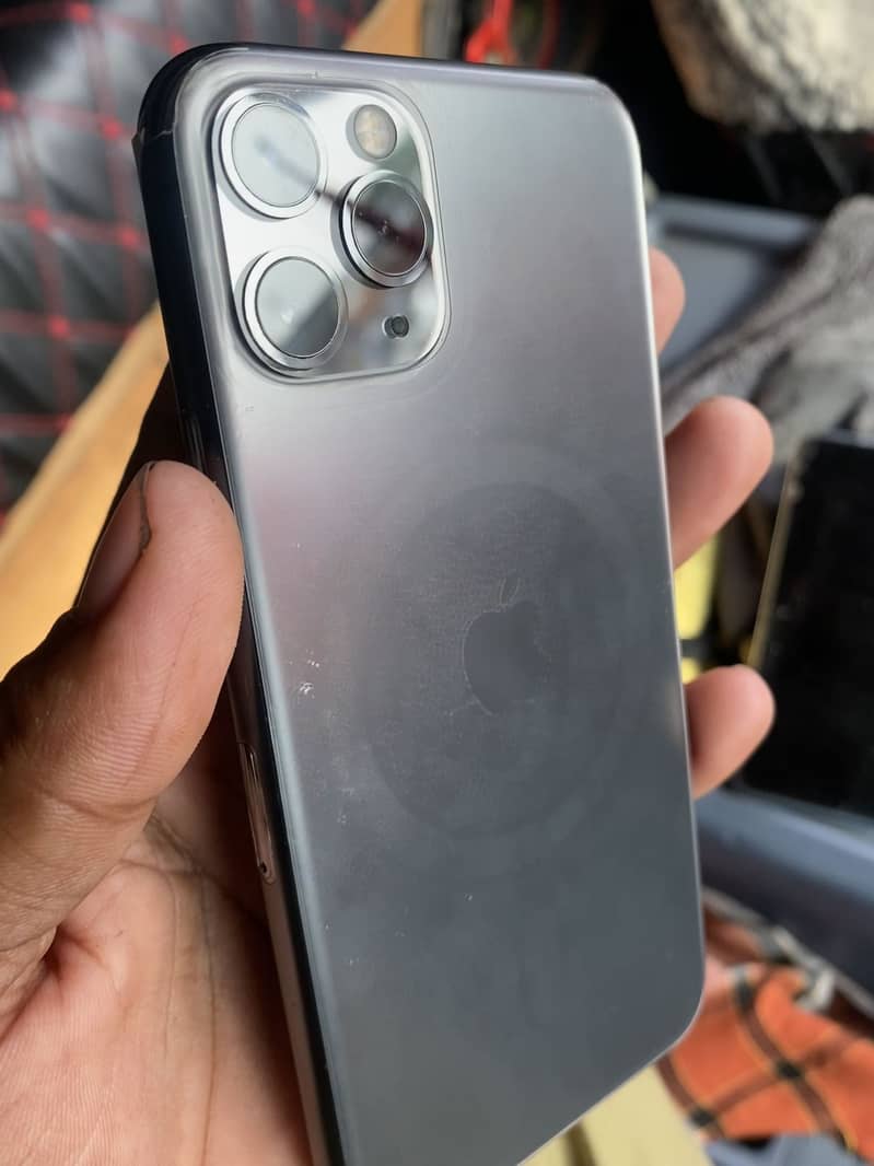 Apple iPhone 11 Pro 2