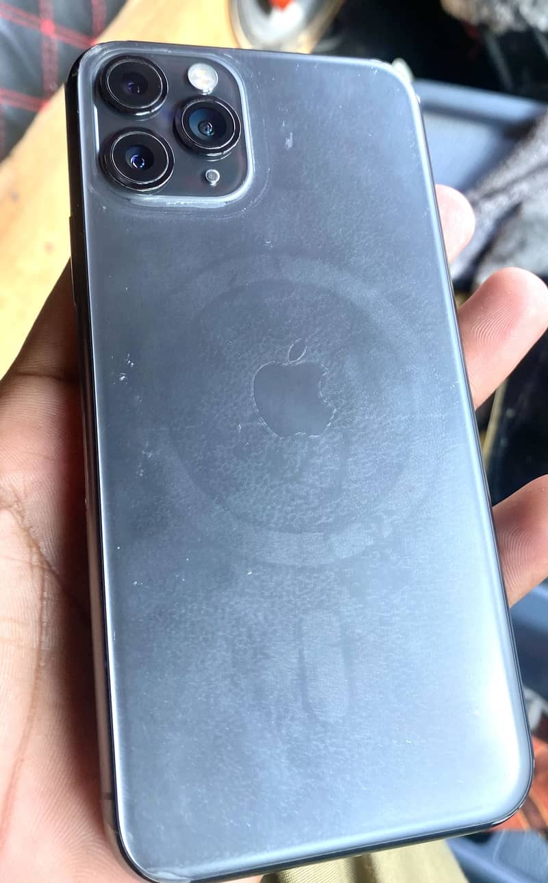 Apple iPhone 11 Pro 4