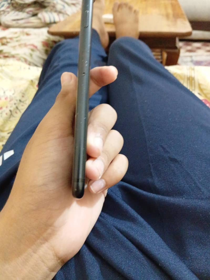 Apple iPhone 7 1