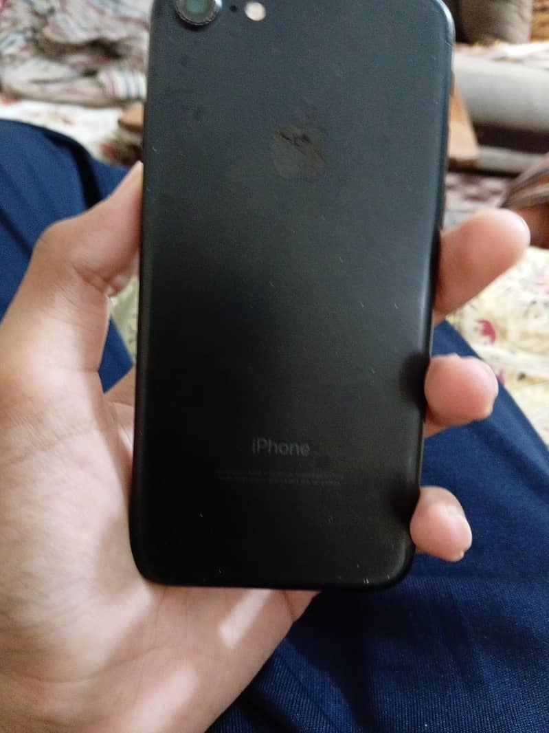 Apple iPhone 7 3