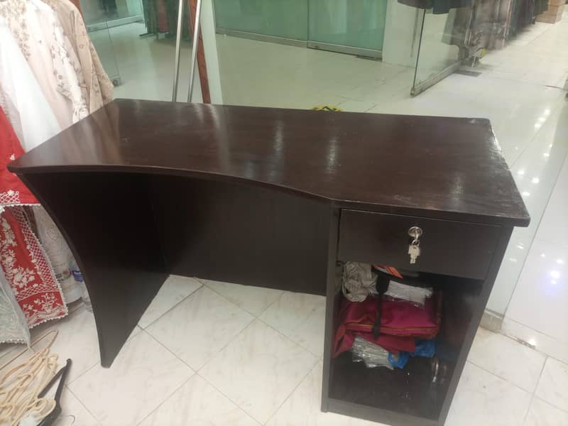 Table 46Inch 0