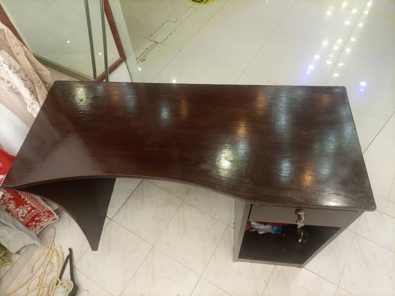 Table 46Inch 1
