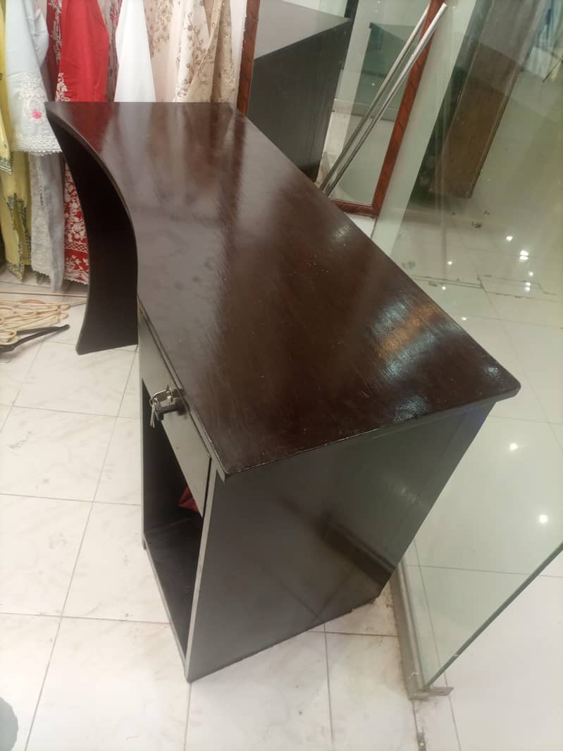 Table 46Inch 2