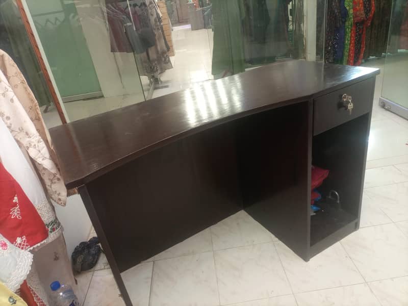 Table 46Inch 4