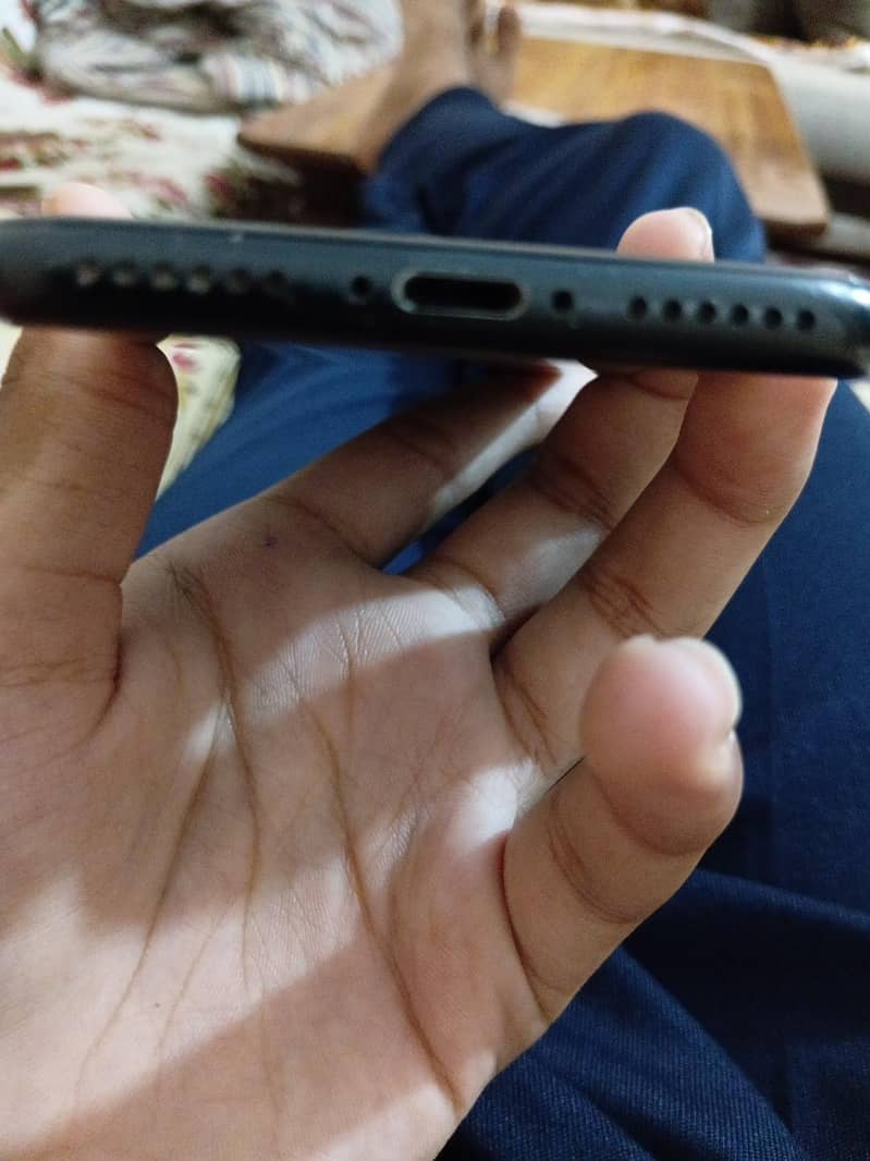 Apple iPhone 7 3