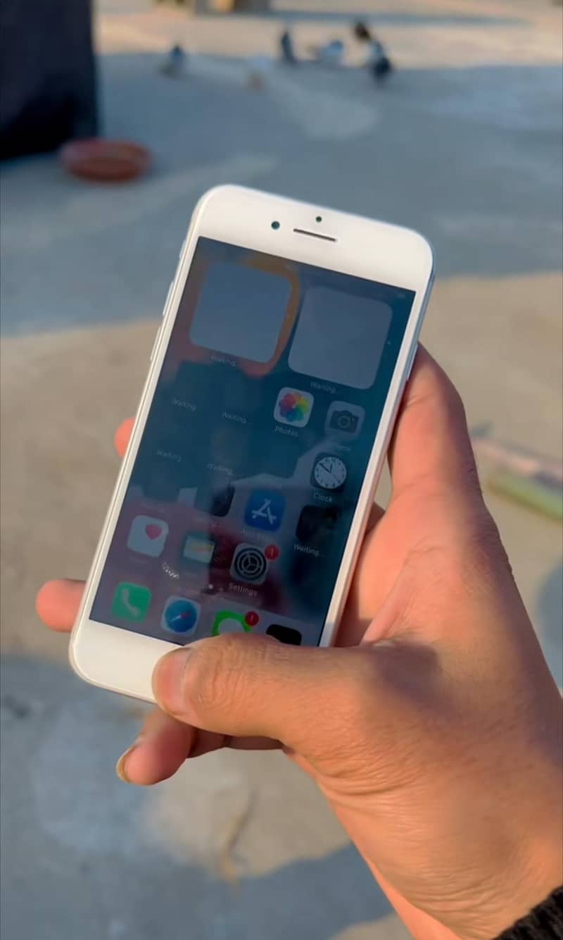 Apple iPhone 7 2