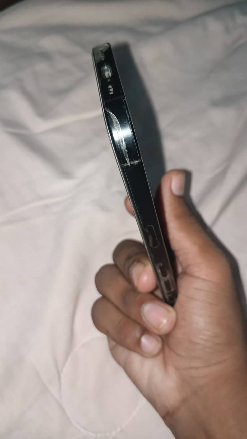 Apple iPhone 16 Pro 7