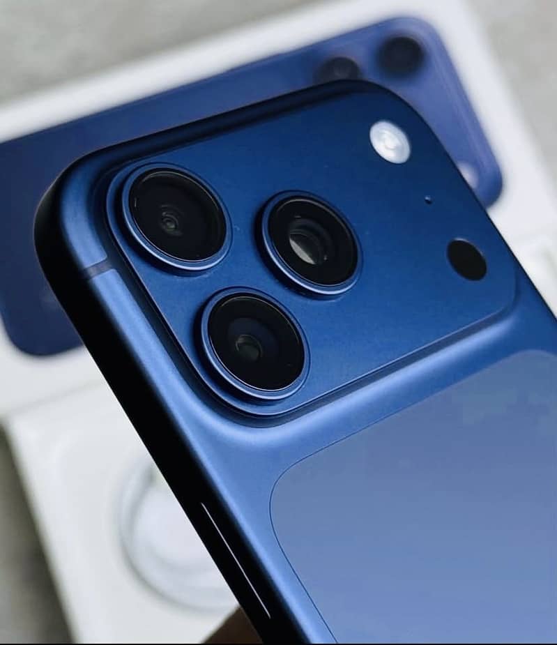 Apple iPhone 17 Pro Max 2