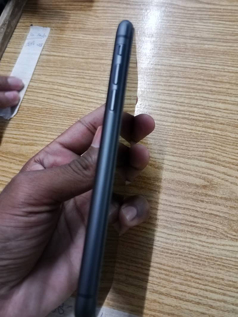Apple iPhone 11 6